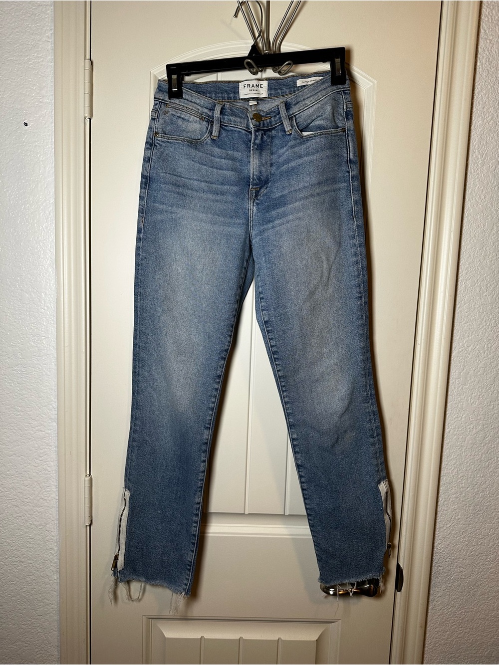 Frame Denim Le High Straight Jeans with Side Zip Detail in Allowell size 26 - Picture 2 of 11